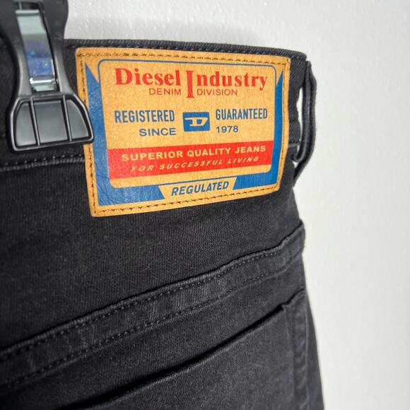 New Diesel Thommer Slim Fit Black Denim Jeans Mens size 36 x 32 - Picture 4 of 5